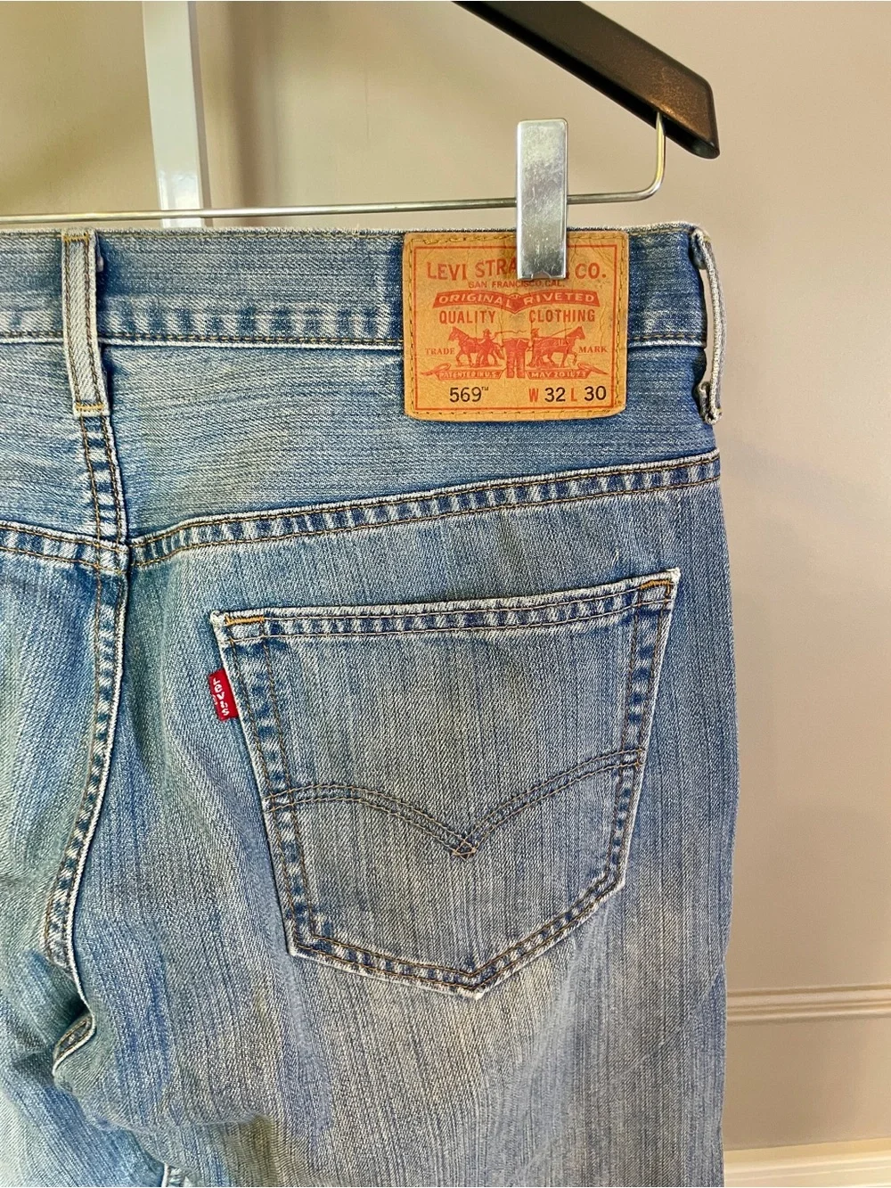 Levis waist laid